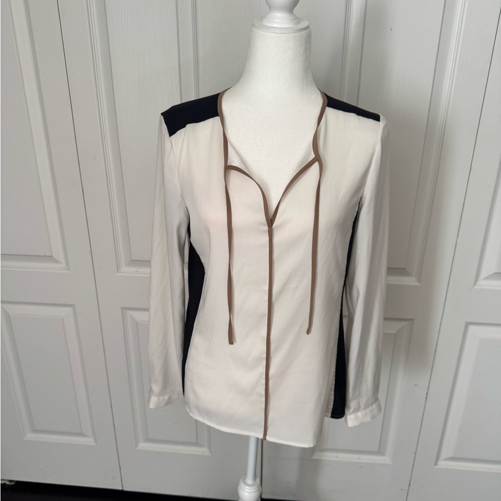 Ann Taylor blouse off white black with tan trim